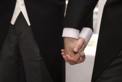 Верующие массово покидают церковь Норвегии из-за однополых браков