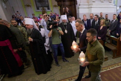 Президенты Польши и Украины почтили память жертв Волынской резни в костеле