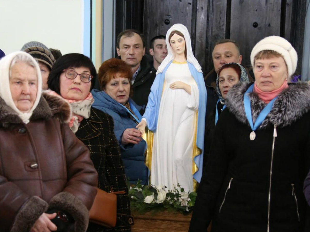 Редкая во всём мире. В Беларуси есть место, где просят помощи в зачатии ребёнка