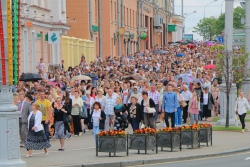 Процессия Божьего Тела в Минске собрала более 10 тыс. католиков