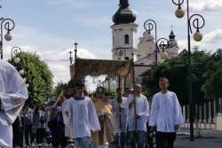 Первые в этом году процессии Божьего Тела прошли в Могилеве, Бресте и Пинске