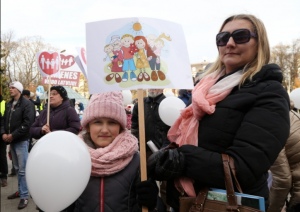 В Риге прошел марш в защиту традиционной семьи