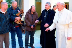 Папа профинансировал поездку бездомных в Турин