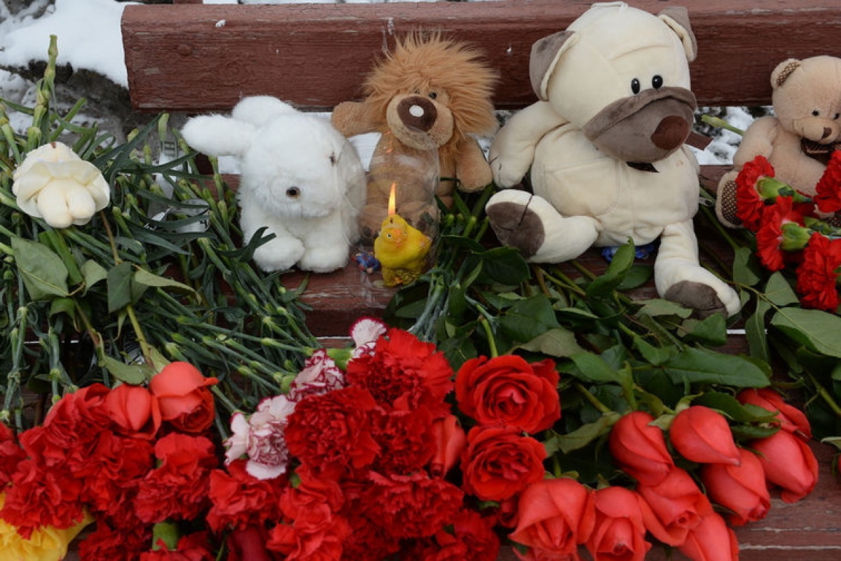 В России католики молятся о жертвах пожара в ТЦ в Кемерово