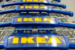В Польше IKEA уволила работника за цитирование Библии. Как реагирует общество