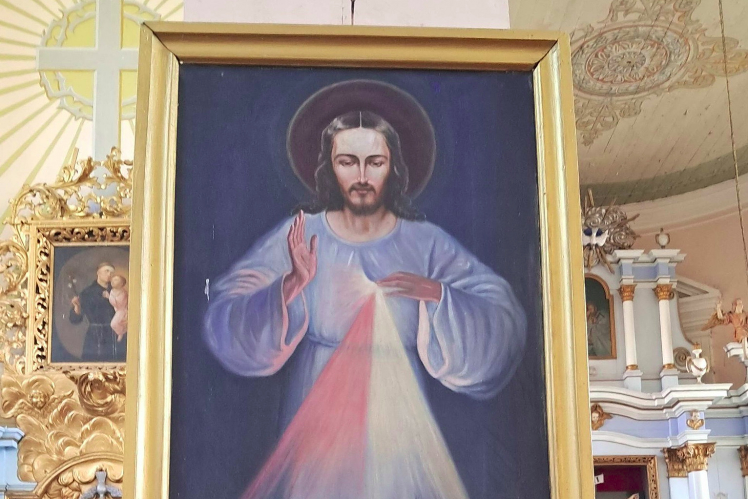 «Невероятная история». Священник рассказал, как искал эскиз всемирно известной иконы в Беларуси