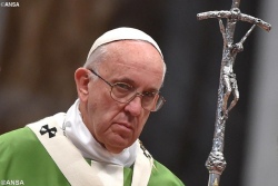 Папа: грустно видеть священников, привязанных к деньгам