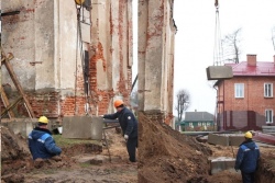 В Мстиславле начали работы по спасению старинного костела [видео]