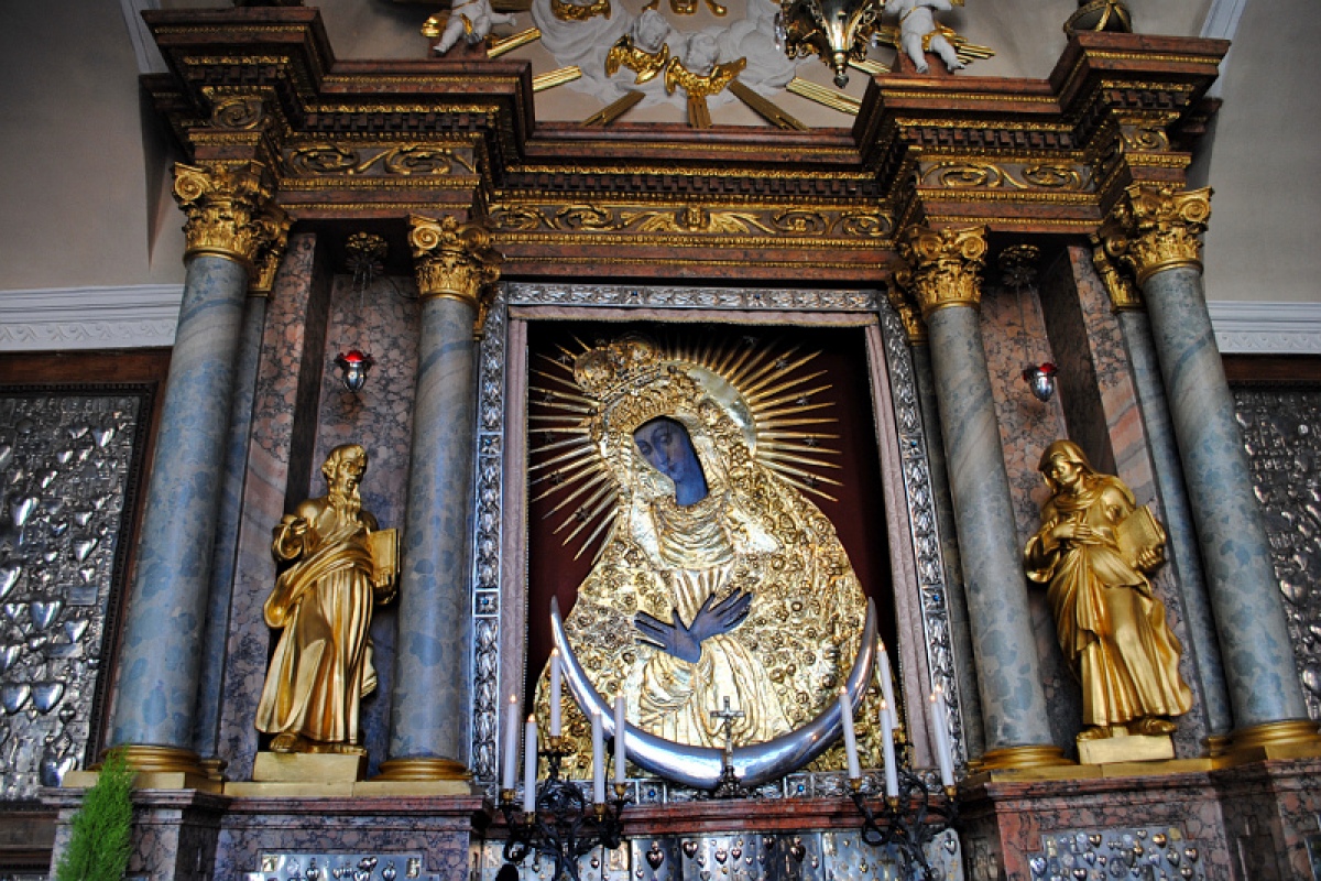 Выставка одного дня: в Большом представят Остробрамскую икону Божией Матери