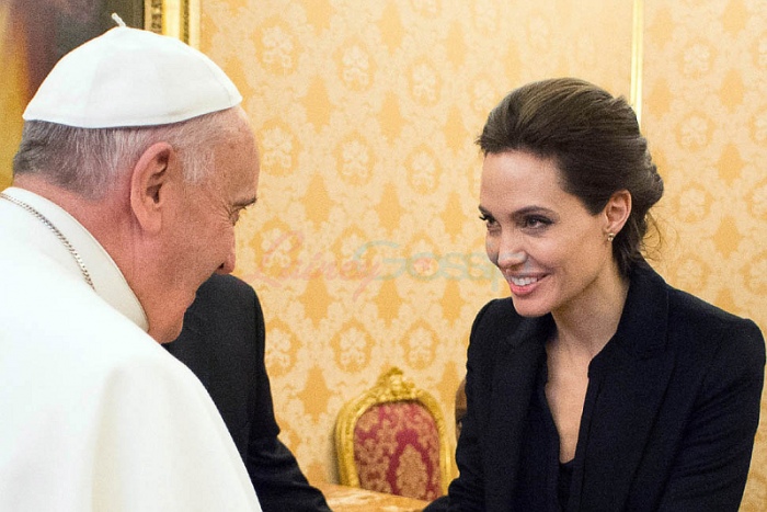 Папа Франциск встретился с Анджелиной Джоли