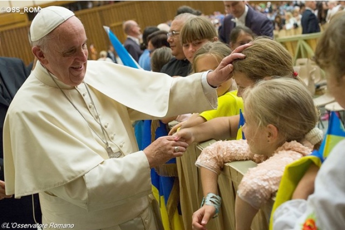 Украинские дети побывали на аудиенции у Папы Франциска