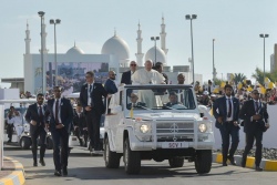 180 тыс. верующих в Эмиратах участвовали в Мессе с Папой Франциском