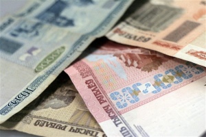 В Беларуси дважды повысили зарплаты бюджетникам и стипендии