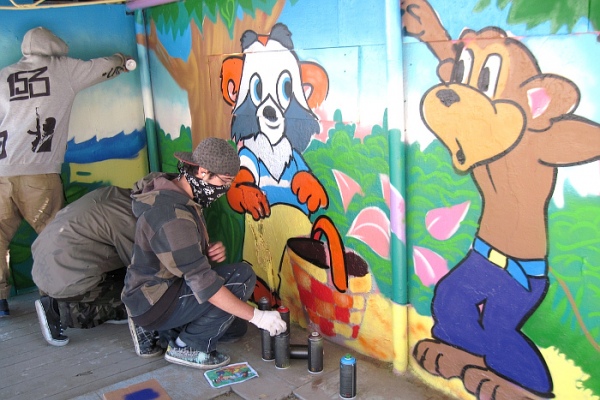 Граффитисты-волонтеры разрисуют забор в Гомельской детской деревне [фото возможных эскизов]
